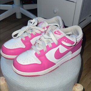 Nike Kids Sneakers in Pink and White